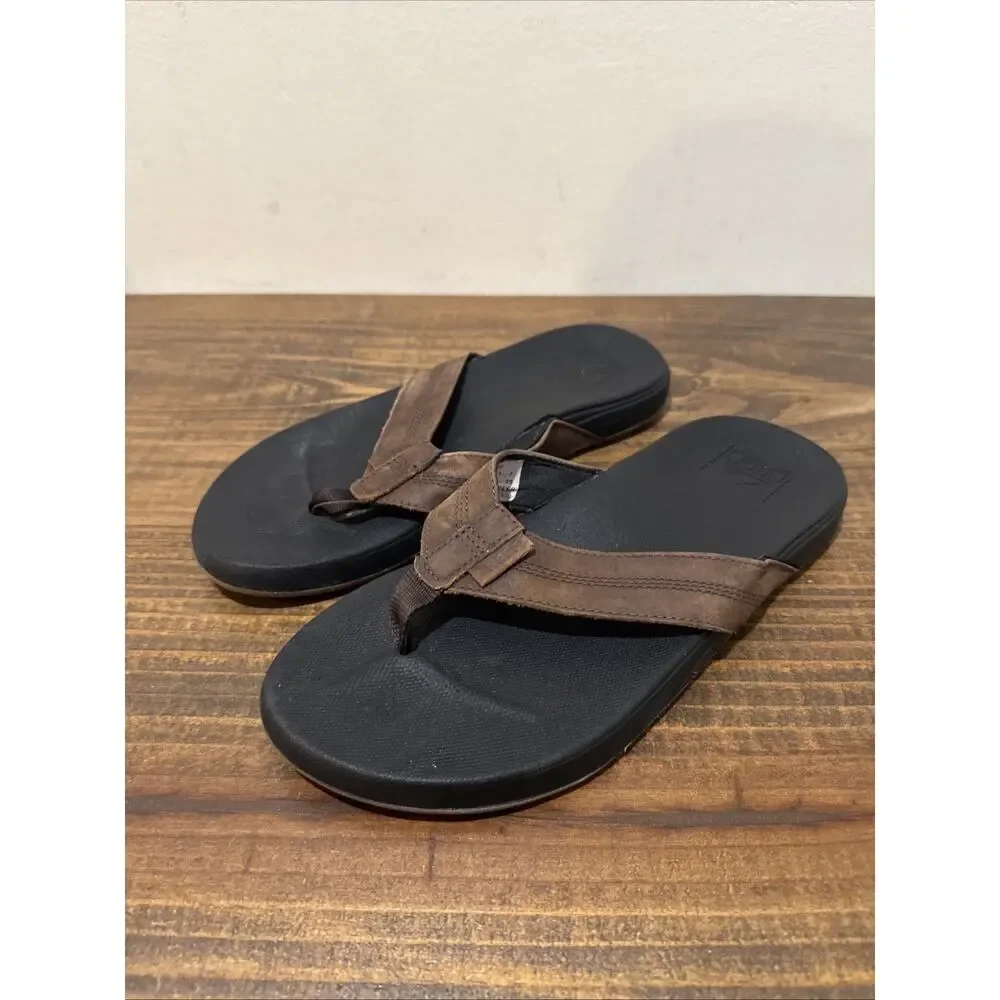 Men’s Reef brown leather thong flip flops size 7